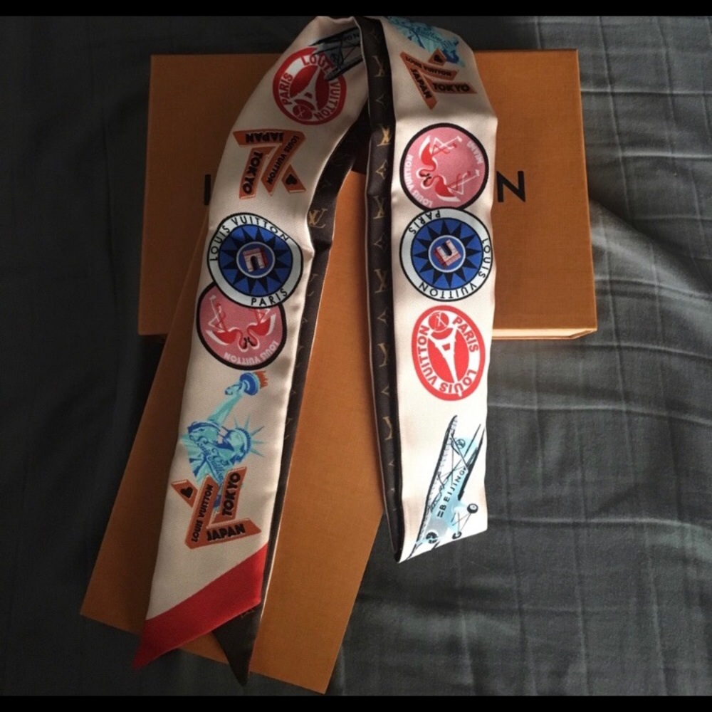 Authentic Louis Vuitton World Tour Bandeau
